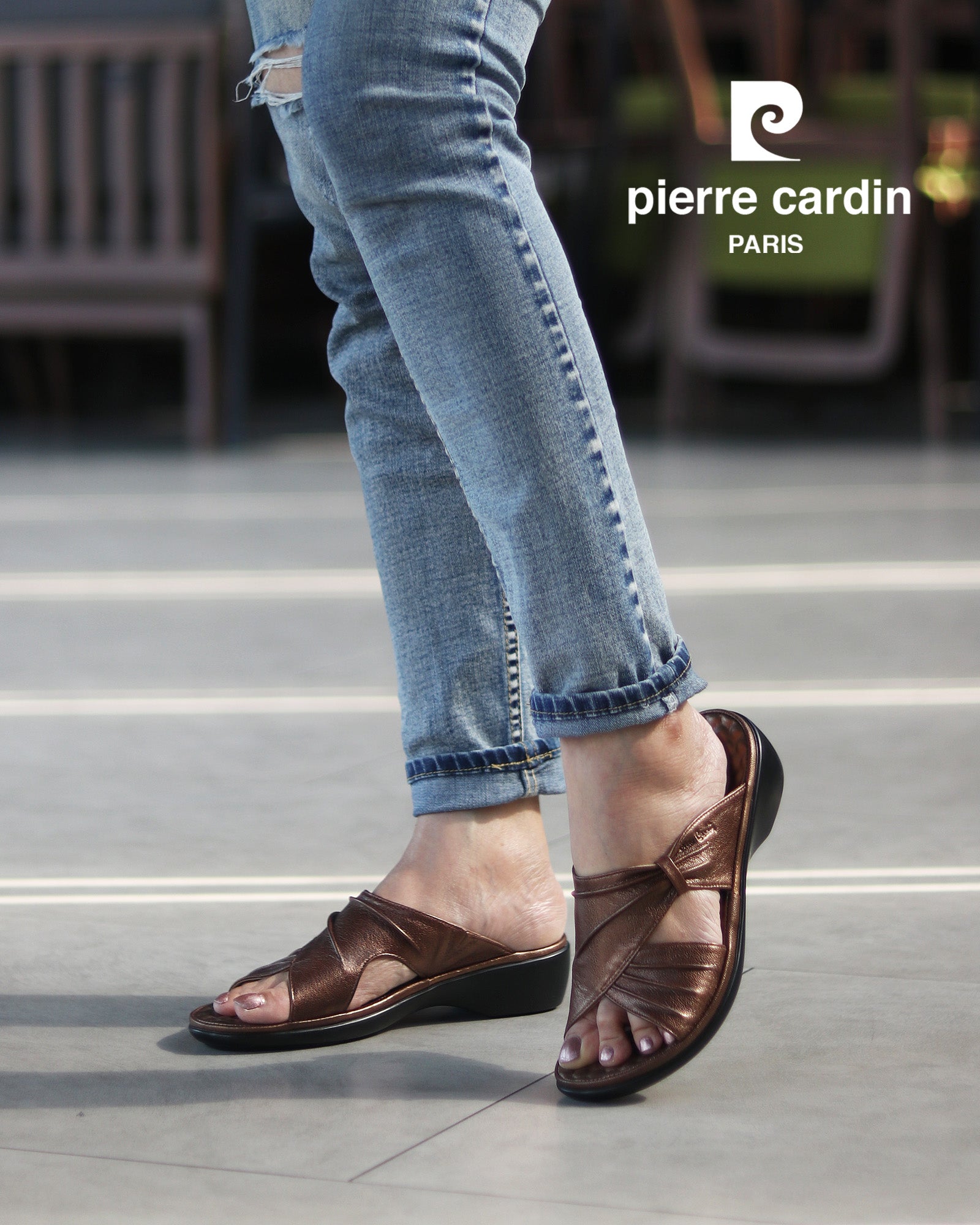 Pierre Cardin အမျိုးသမီးကျန်းမာသောခြေနင်း၊ နူးညံ့ပြီး သက်တောင့်သက်သာရှိသော၊ စစ်မှန်သောသားရေ၊ မီးခိုးရောင်၊ မော်ဒယ် 23SS294