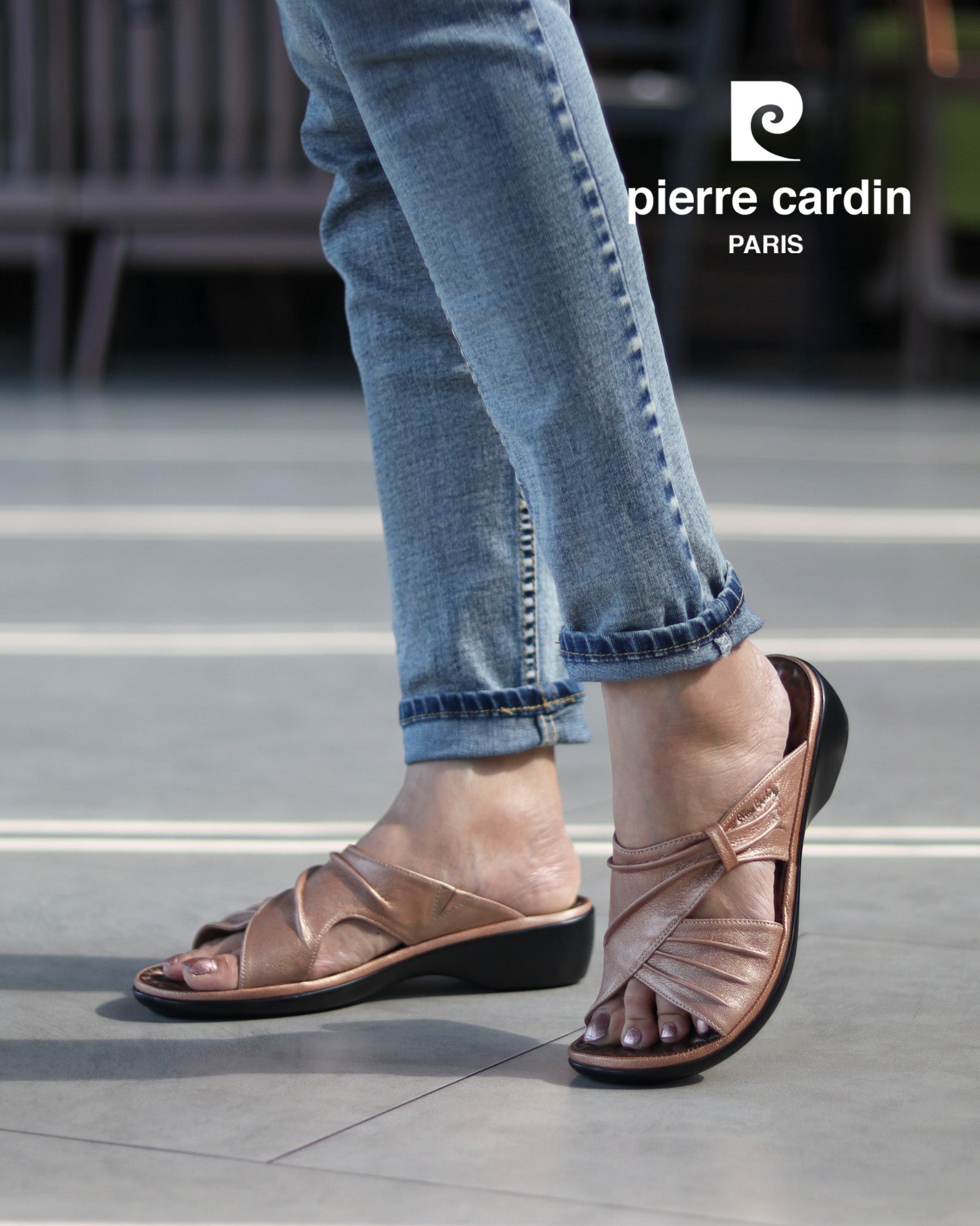 Pierre Cardin အမျိုးသမီးကျန်းမာသောခြေနင်း၊ နူးညံ့ပြီး သက်တောင့်သက်သာရှိသော၊ စစ်မှန်သောသားရေ၊ မီးခိုးရောင်၊ မော်ဒယ် 23SS294