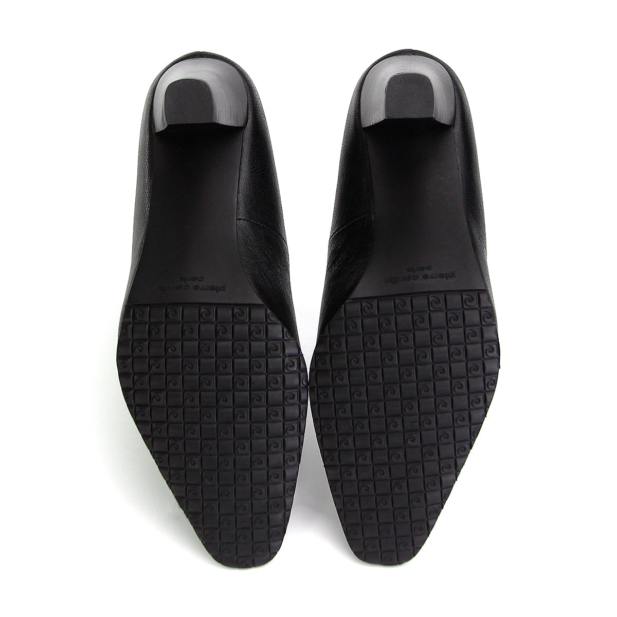 Pierre Cardin အမျိုးသမီး ဒေါက်မြင့်ဖိနပ် Pumps၊ နူးညံ့ပြီး သက်တောင့်သက်သာရှိသော၊ စစ်မှန်သောသားရေ၊ ကြေးရွှေရောင်၊ အရွယ်အစား 23WD314