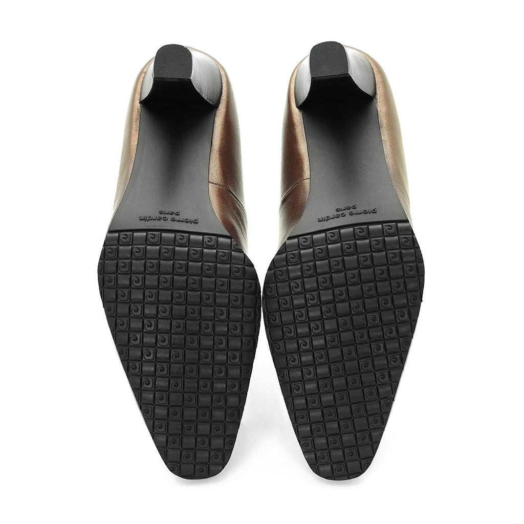 Pierre Cardin အမျိုးသမီး ဒေါက်မြင့်ဖိနပ်များ - သက်တောင့်သက်သာရှိပြီး နူးညံ့သော၊ စစ်မှန်သောသားရေ၊ ကြေး-ရွှေရောင်၊ အရွယ်အစား | ဒေါက်မြင့်ဖိနပ် - 23WD316