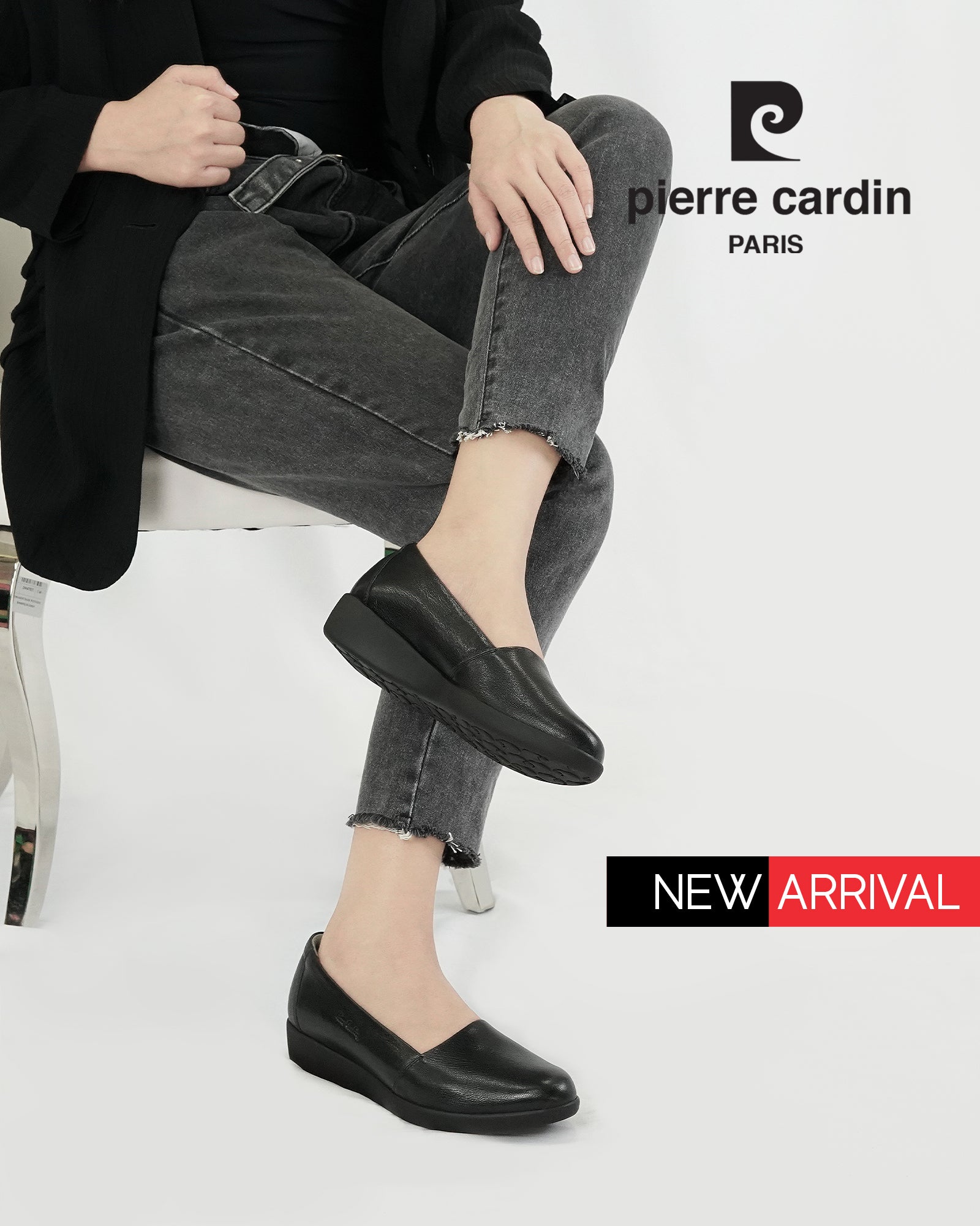 Pierre Cardin အမျိုးသမီးဖိနပ်၊ နူးညံ့ပြီး သက်တောင့်သက်သာရှိသော၊ စစ်မှန်သောသားရေ၊ အနက်ရောင်၊ မော်ဒယ် 27WC455