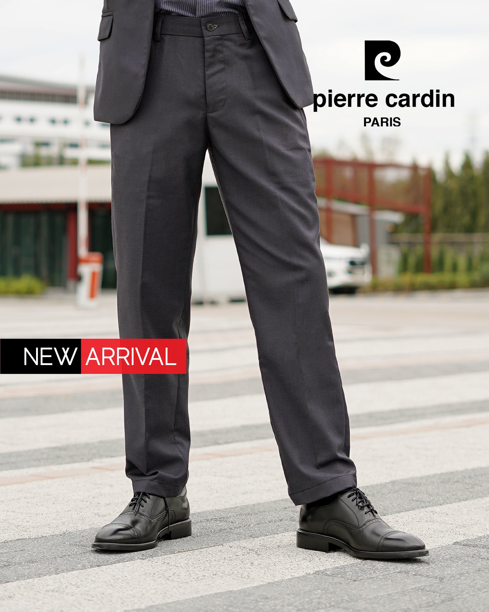 Pierre Cardin အမျိုးသားဖိနပ်၊ ဇာထိုးသားရေဖိနပ်၊ နူးညံ့ပြီး သက်တောင့်သက်သာရှိသော၊ စစ်မှန်သောအနက်ရောင်သားရေဖြင့် ပြုလုပ်ထားသည့် မော်ဒယ် 80TD122 